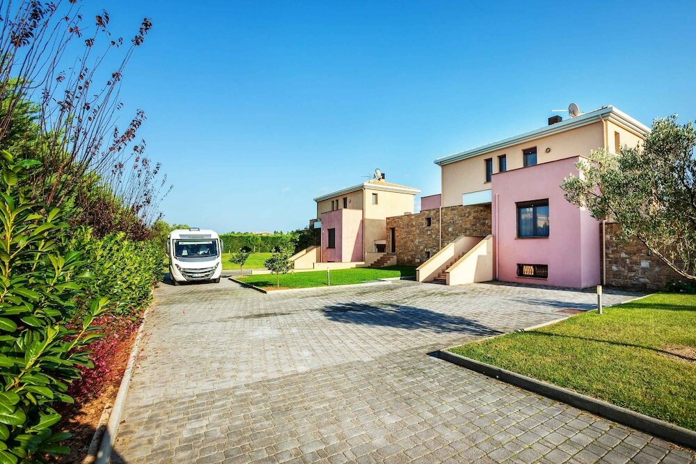 Фото Orange Tree Villas