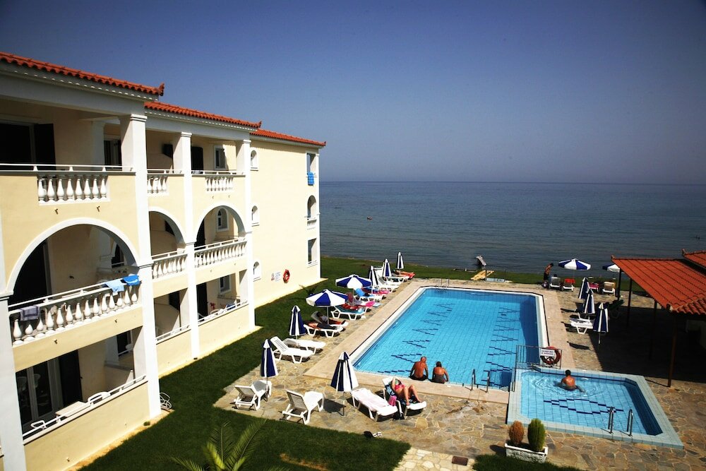 Фото отеля 1