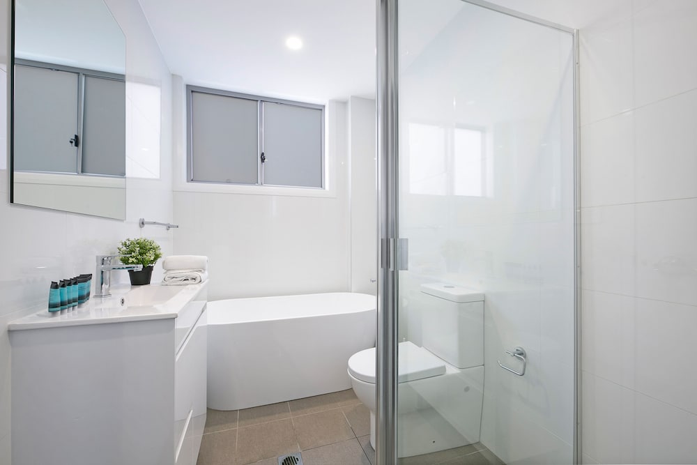 Фото Wentworthville 2 Bedrooms Apartment with Free Parking by KozyGuru