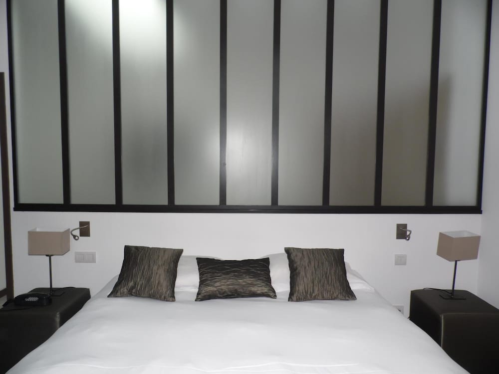 Фото Clos de Vallombreuse, The Originals Relais