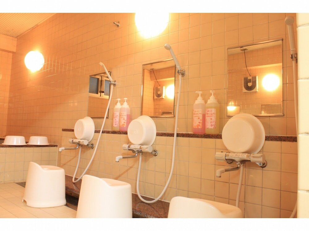 Фото T&k Hostel Kobe Sannomiya East