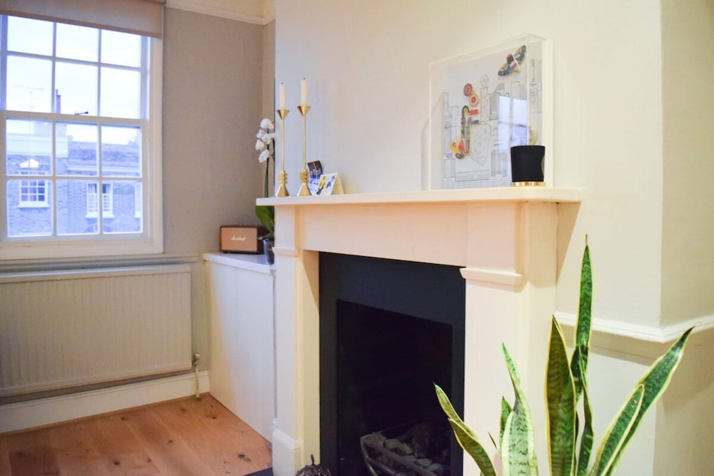 Фото Stylish and Spacious Apartment With Terrace