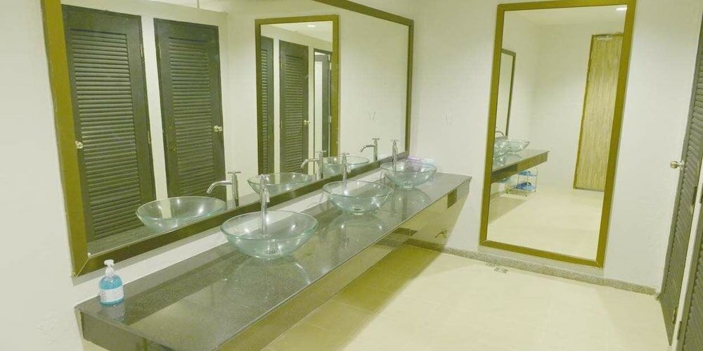 Фото Sunny Hostel Chiangmai @Tha Pae