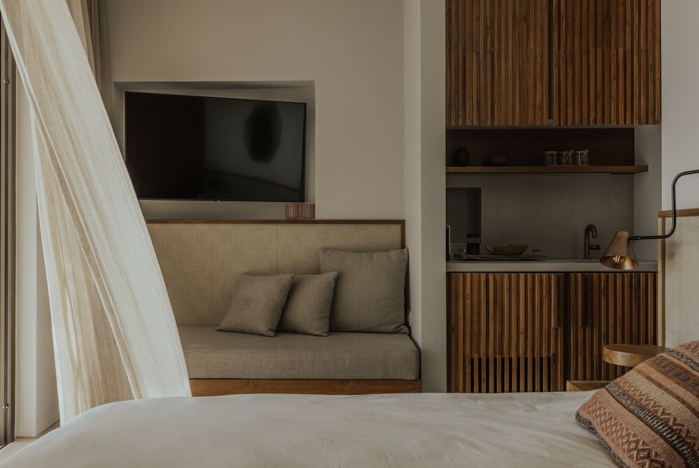 Фото Amethyst Selene Paleros