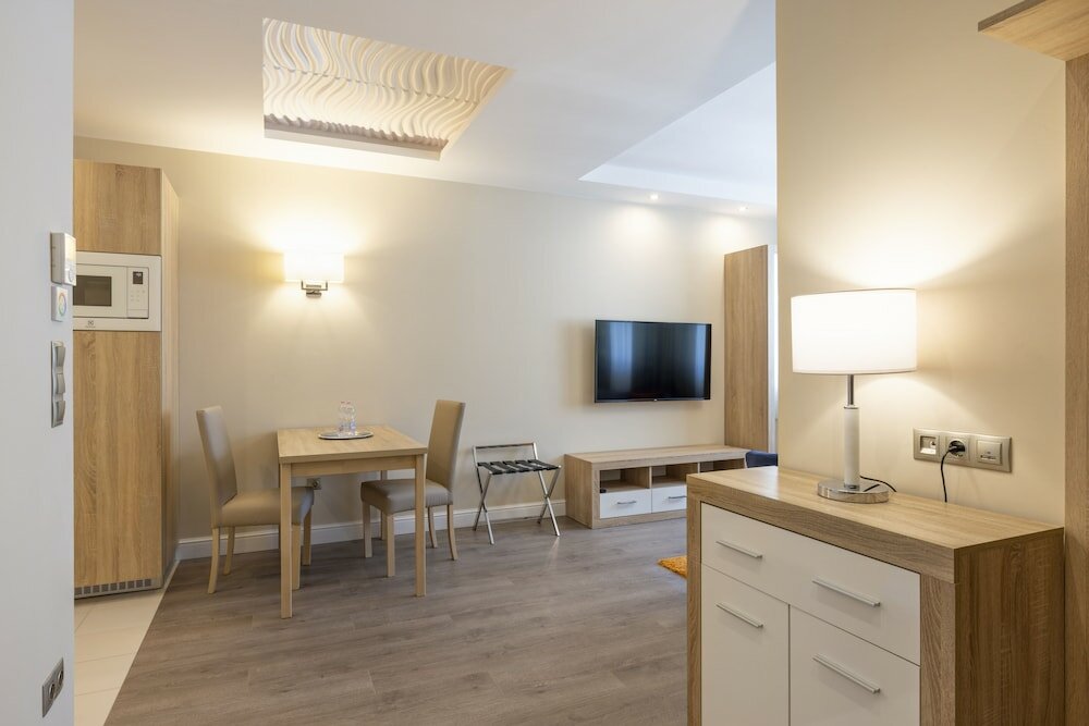 Фото Silver Crown Hotel & Residence