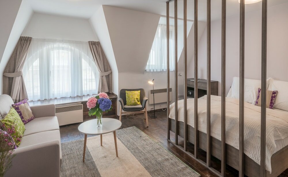 Фото Mordecai Twelve Apartments by Adrez Living