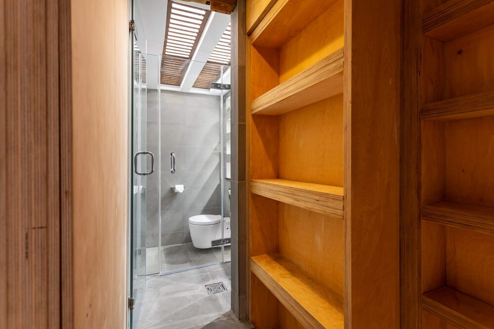 Фото Bright Maida Vale Apartment