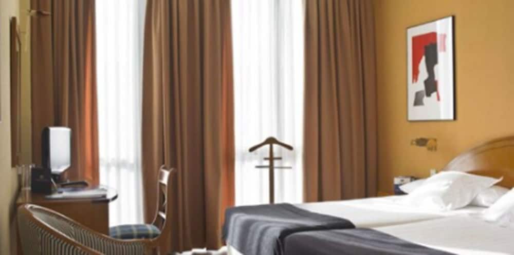 Фото Hotel Majadahonda