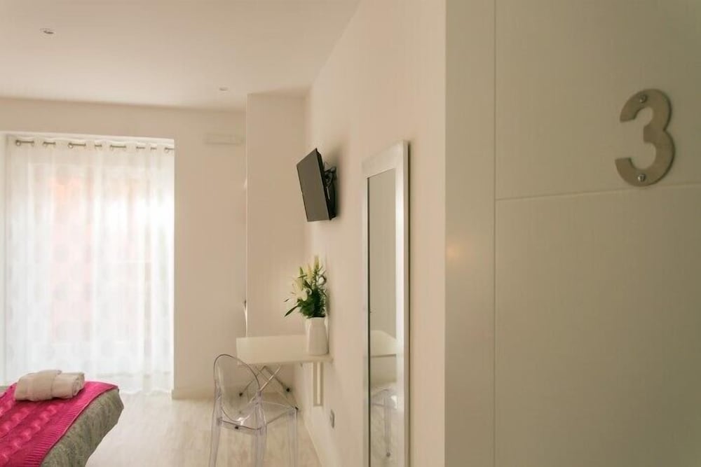 Фото Hostal Met Madrid