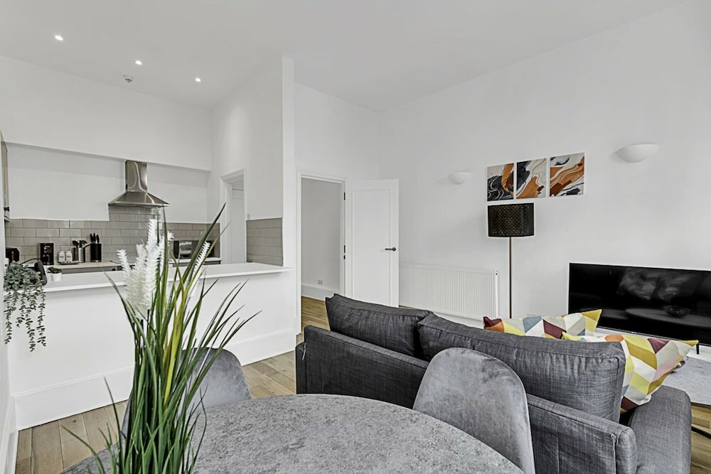 Фото Contemporary Oasis in Paddington II