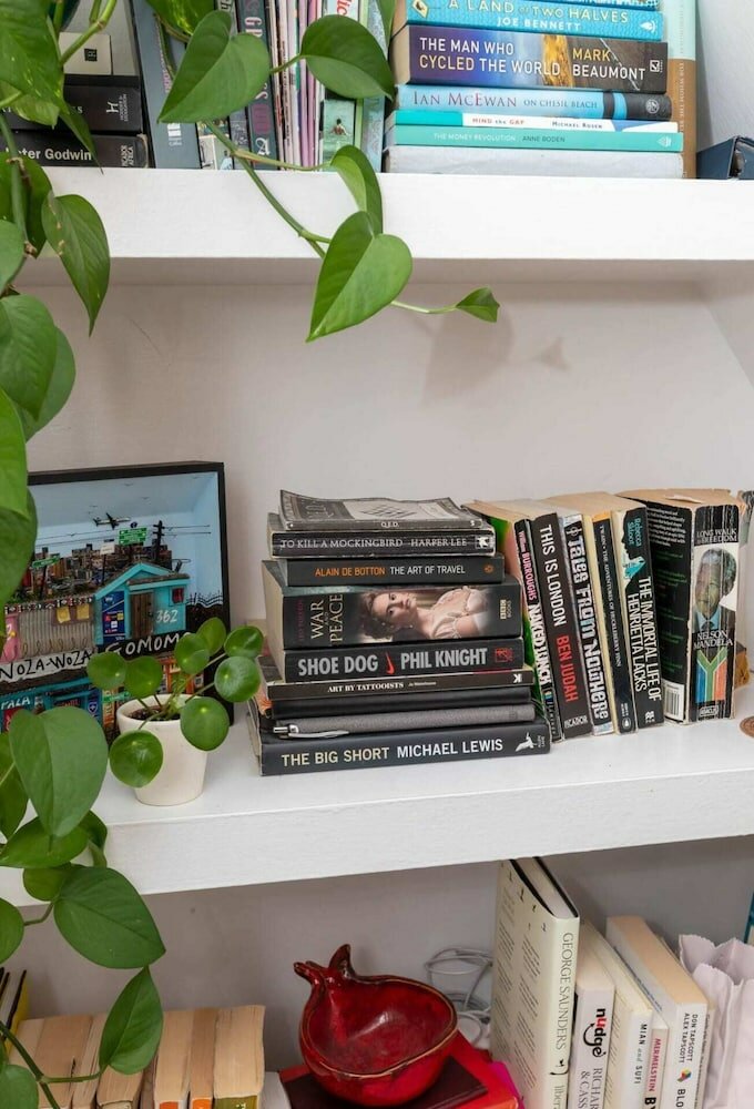 Фото Bright 1 Bedroom Flat Near the Tube