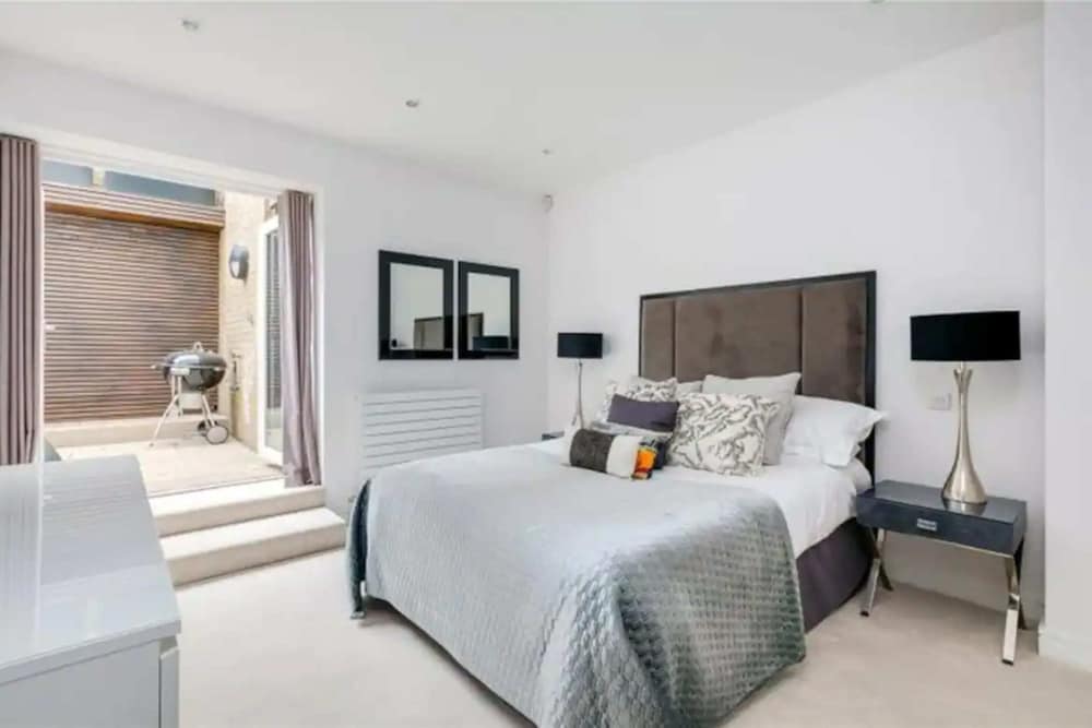 Фото Beautiful 2 Bedroom Flat With Terrace in Fulham