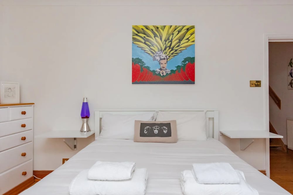 Фото Quirky 2 Bedroom Apartment in Elephant and Castle