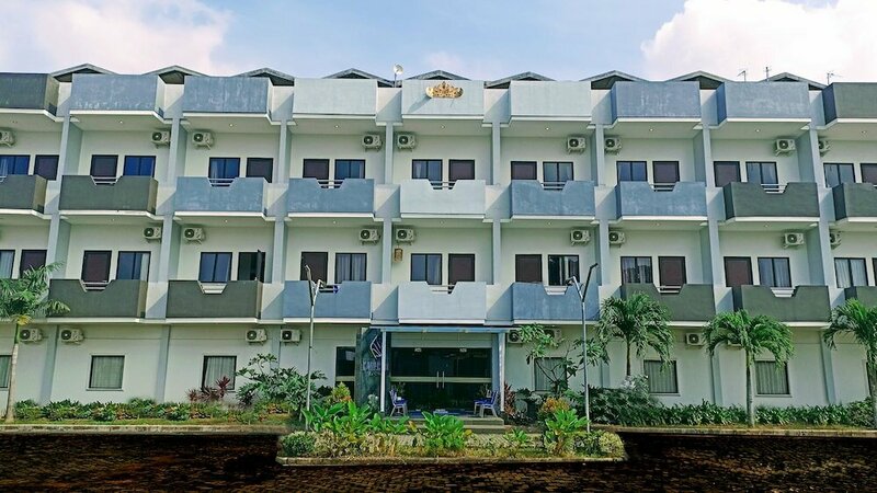 Гостиница Yunna Hotel Express Lampung в Бандар-Лампунге