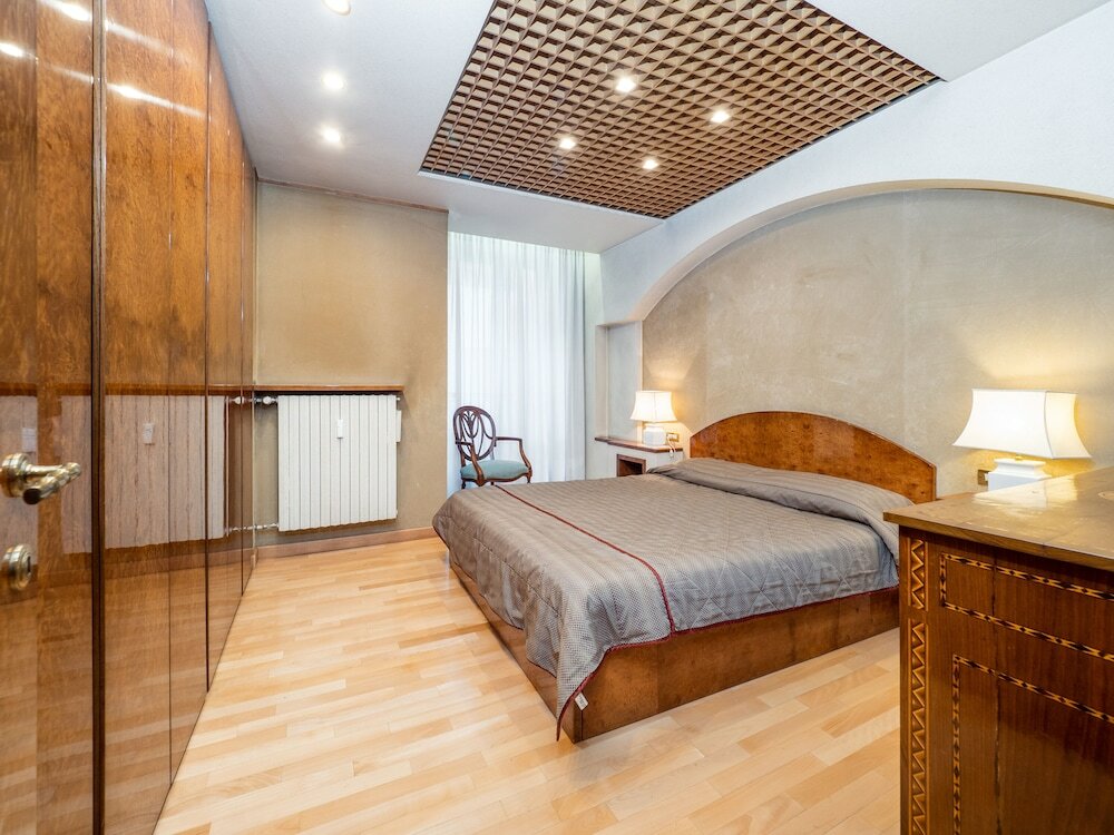 Фото Elegant Flat in Milan's Heart