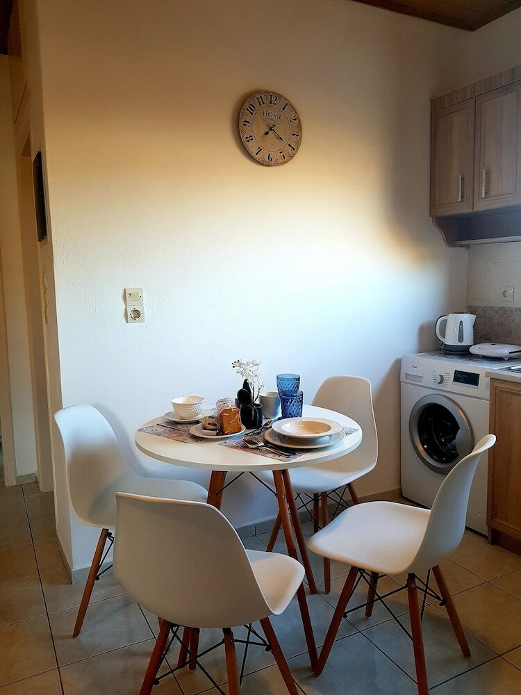 Фото Emmanouil Airport Beach Apartment