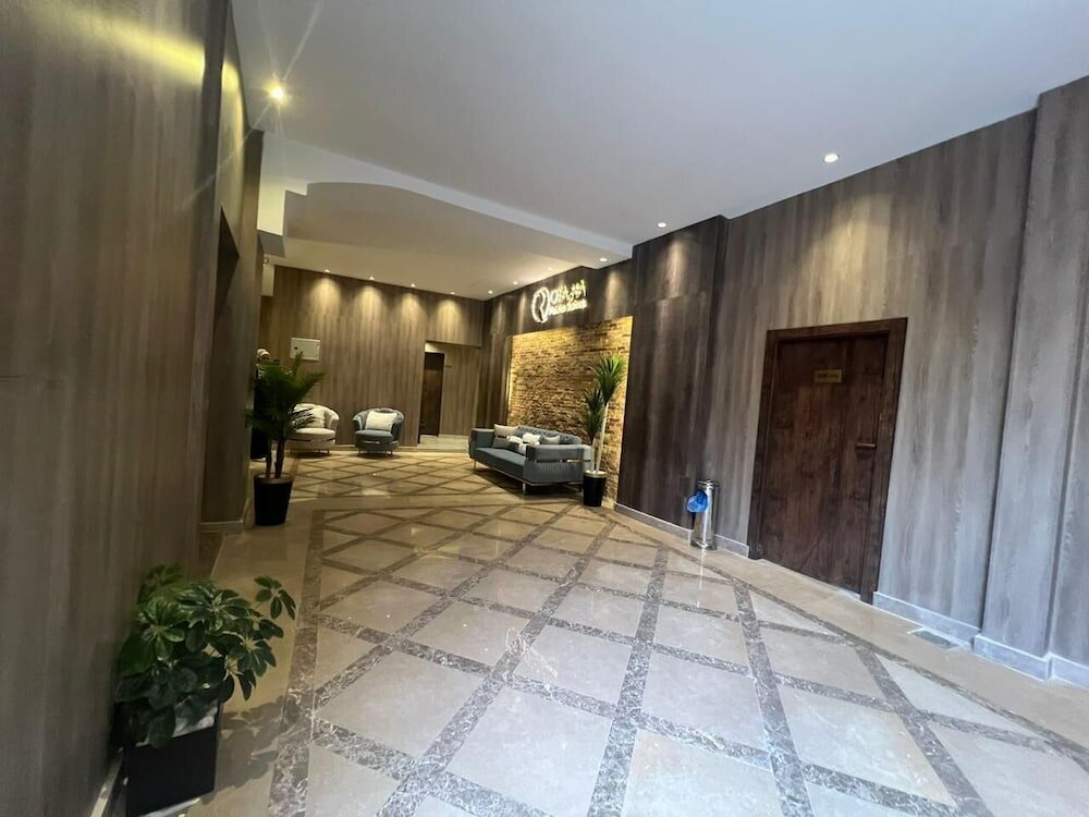 Фото Rotana Palace Suites