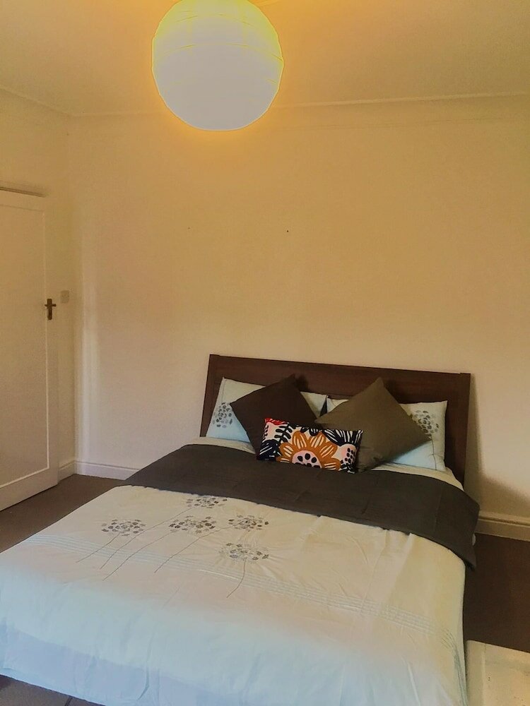 Фото North London Cottage