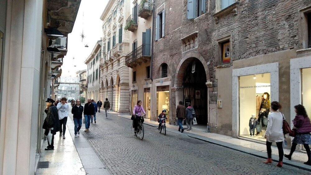Фото Marconi Rooms - Loggia delle Erbe
