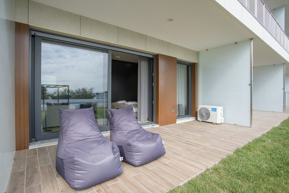 Фото Liiiving in Porto - Dragão Pool View