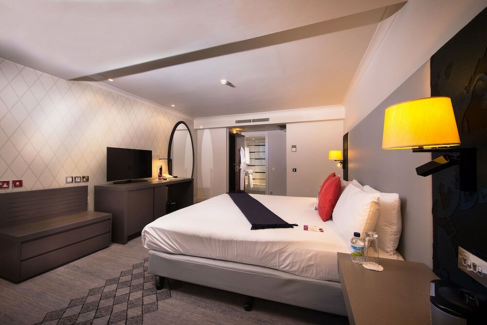 Фото DoubleTree by Hilton London Kensington