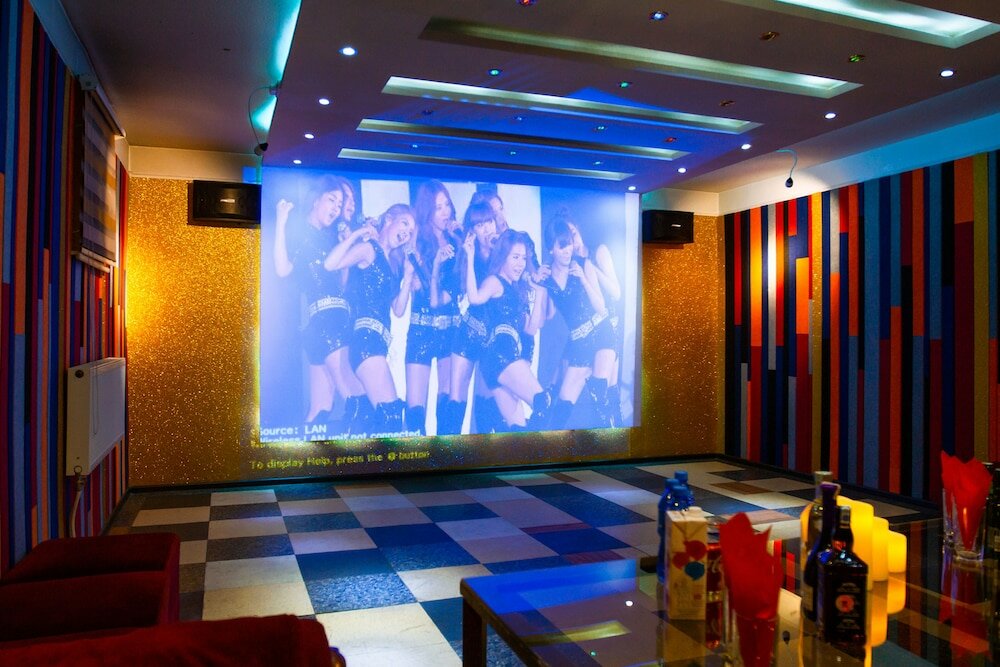 Фото New West Hotel