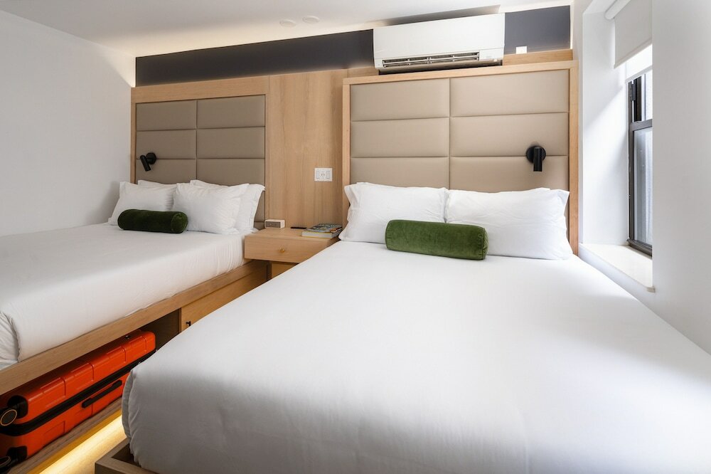 Фото Little Charlie Hotel