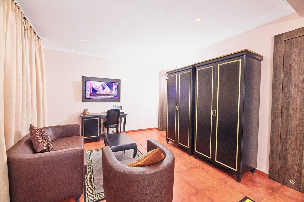 Фото Oak Havens Hotel