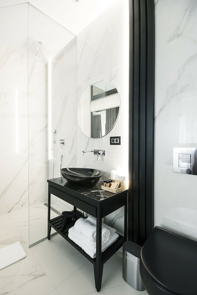 Фото The Location 