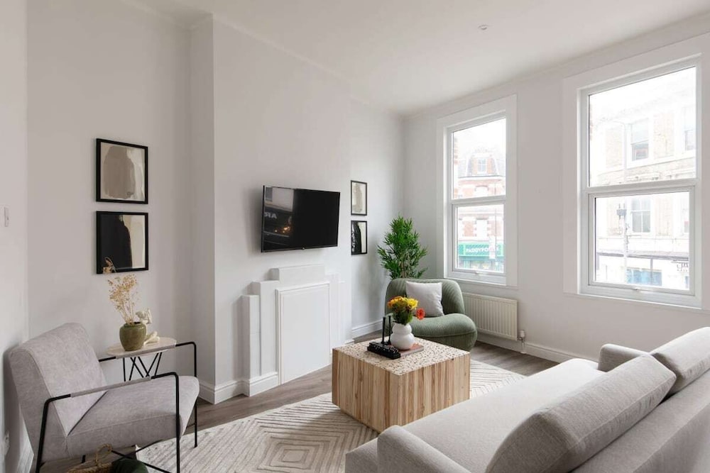 Фото The Hammersmith Nook - Captivating 5bdr Flat