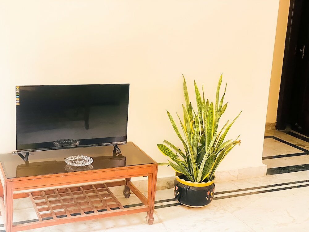 Фото Roomshala 056 Csk Residency