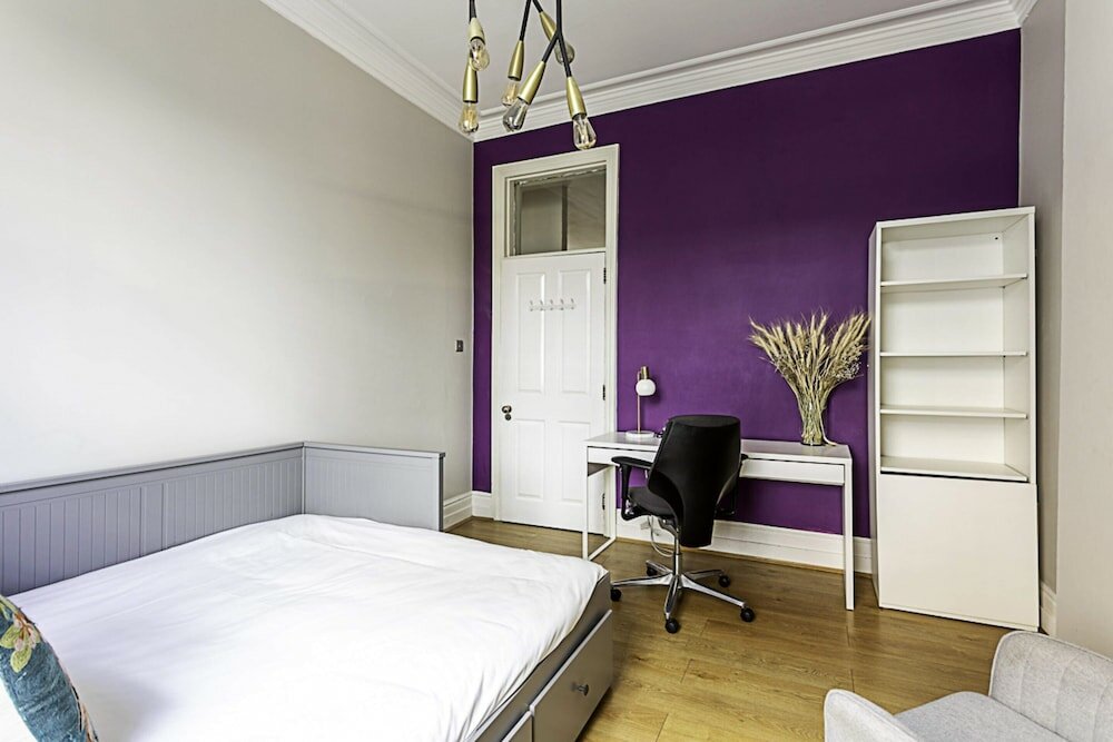 Фото Elegance in Westminster: Victoria Vibes Apartment