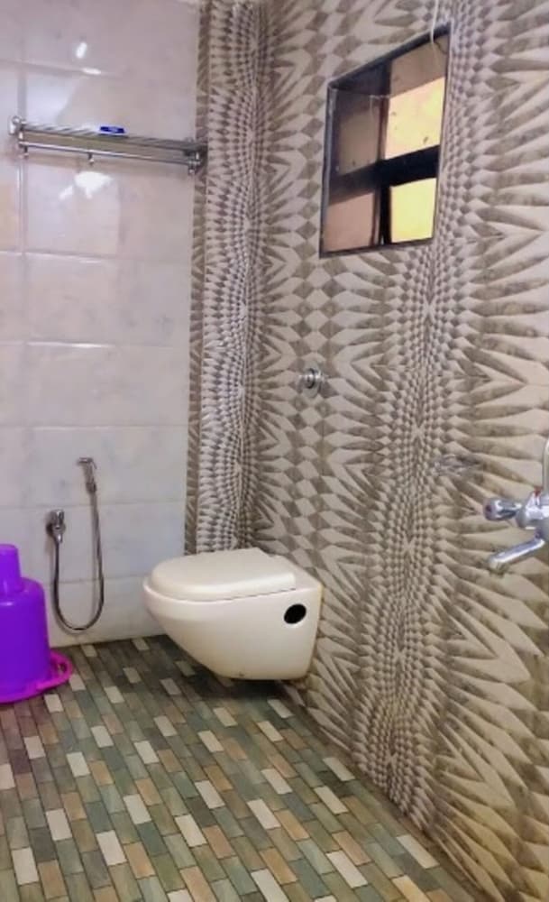 Фото IROOMZ Hotel Shree Krishna Palace