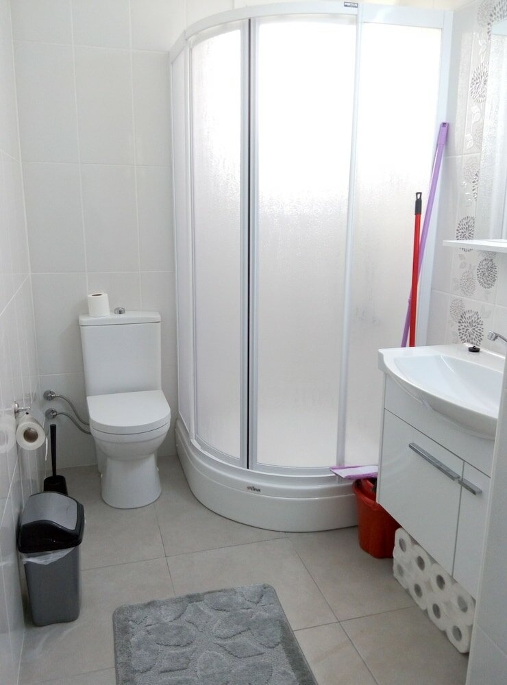 Фото One Bedroom Apartment at Longbeach