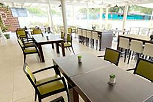 Гостиница Rockley Golf 810 is a 2 Bedroom, 2 Bathroom 1st Floor Apartment With Pool в Бриджтауне