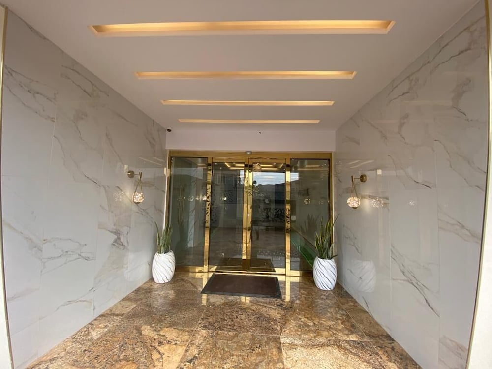 Фото God's Touch Apartment