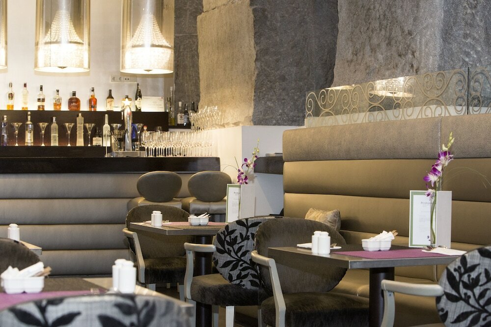 Фото Hotel Hospes Puerta de Alcalá