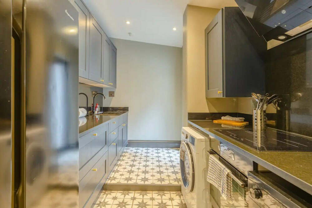 Фото Inviting 4bd With Private Patio - Bethnal Green
