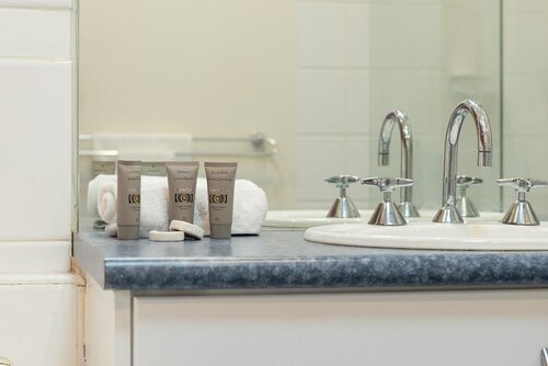 Гостиница StayCentral - Heritage Warehouse Retreat в Мельбурне