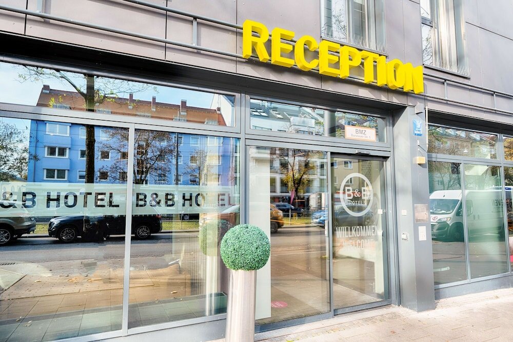 Фото B&b Hotel München-Moosach