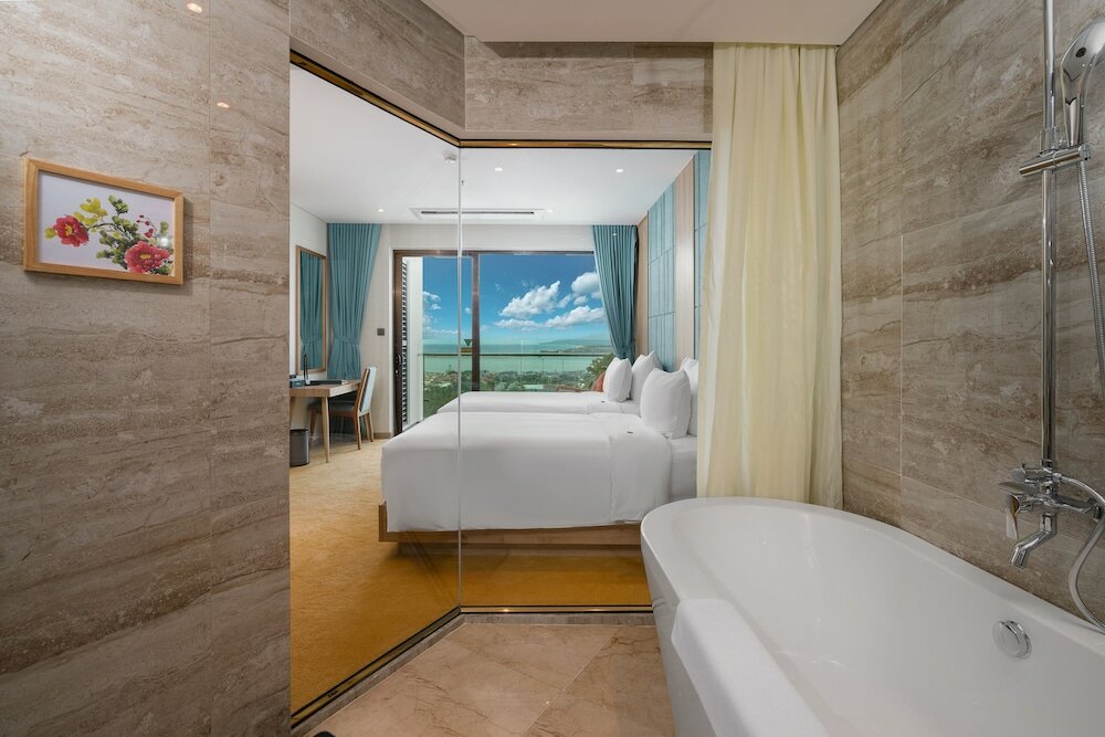 Фото Sala Grand TuyHoa Hotel