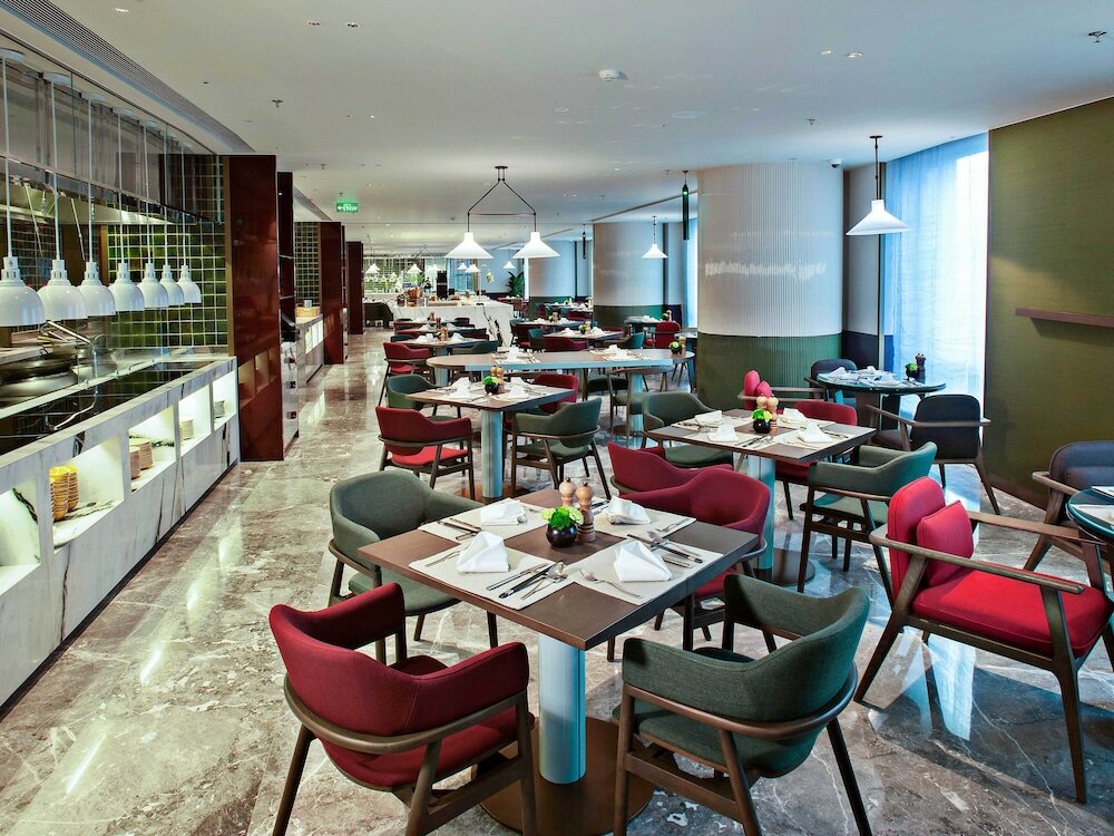 Фото Conrad Urumqi