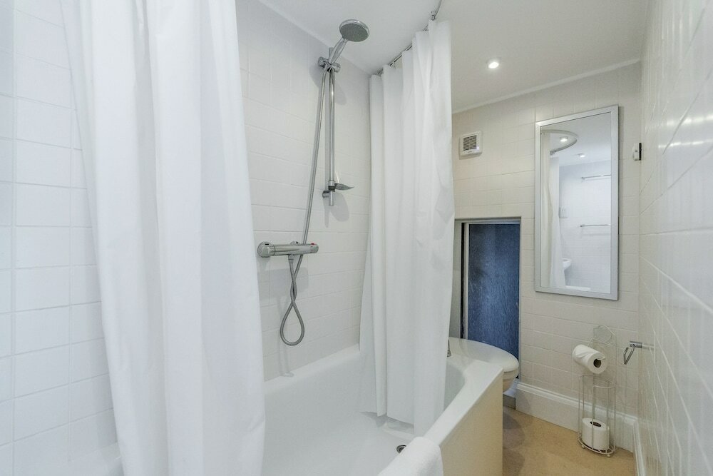 Фото Distinctive apartment for 3 with mezz