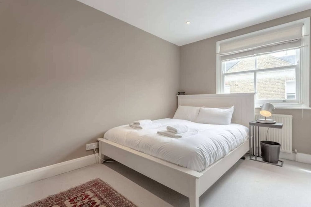 Фото Contemporary 2bd Flat w Patio, Clapham!