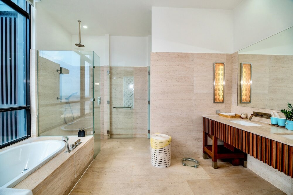 Фото Beachfront Villa Danang Beach