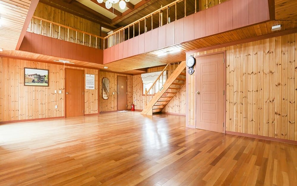 Фото Yeoju Dugyeonsae Meomunjari Pension