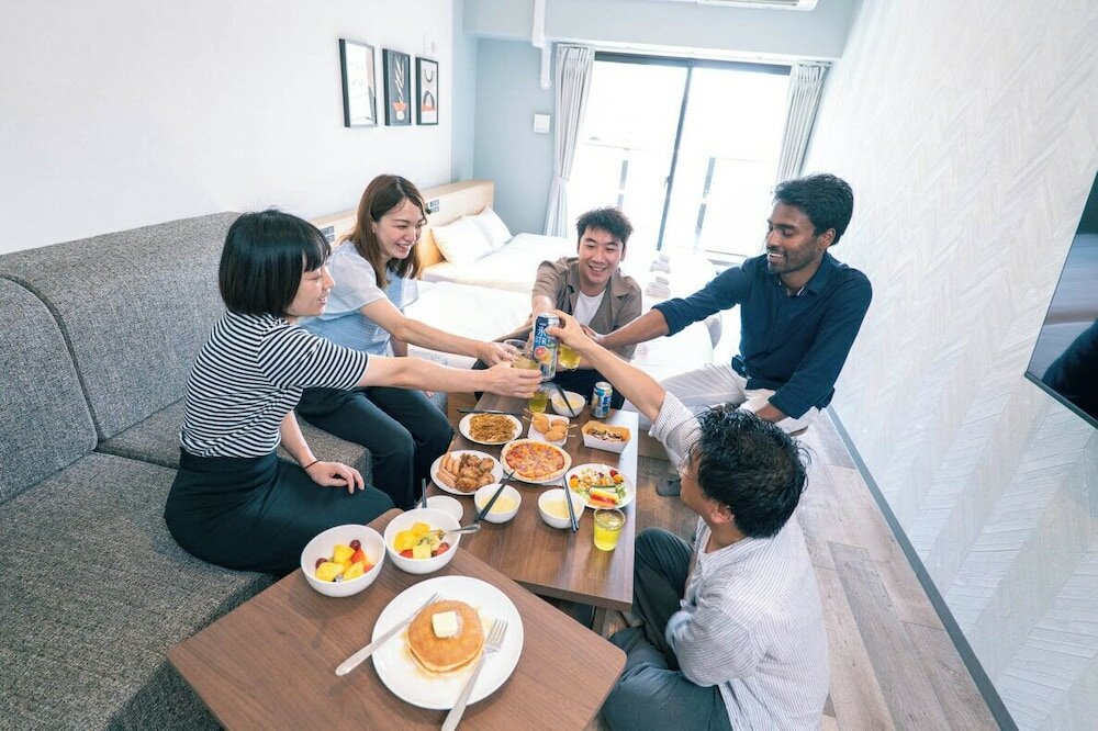 Фото Wellstay Osaka Shinimamiya