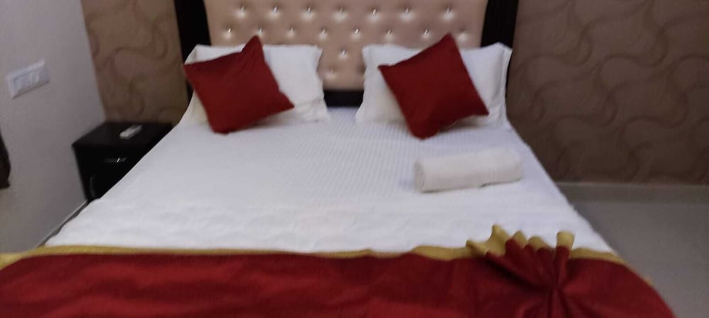 Фото Urban Stay Adams Service Apartment