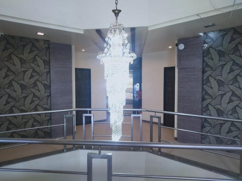 Фото Hotel Udayanraje Palace