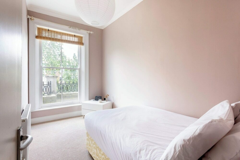 Фото Cosy North Kensington Flat